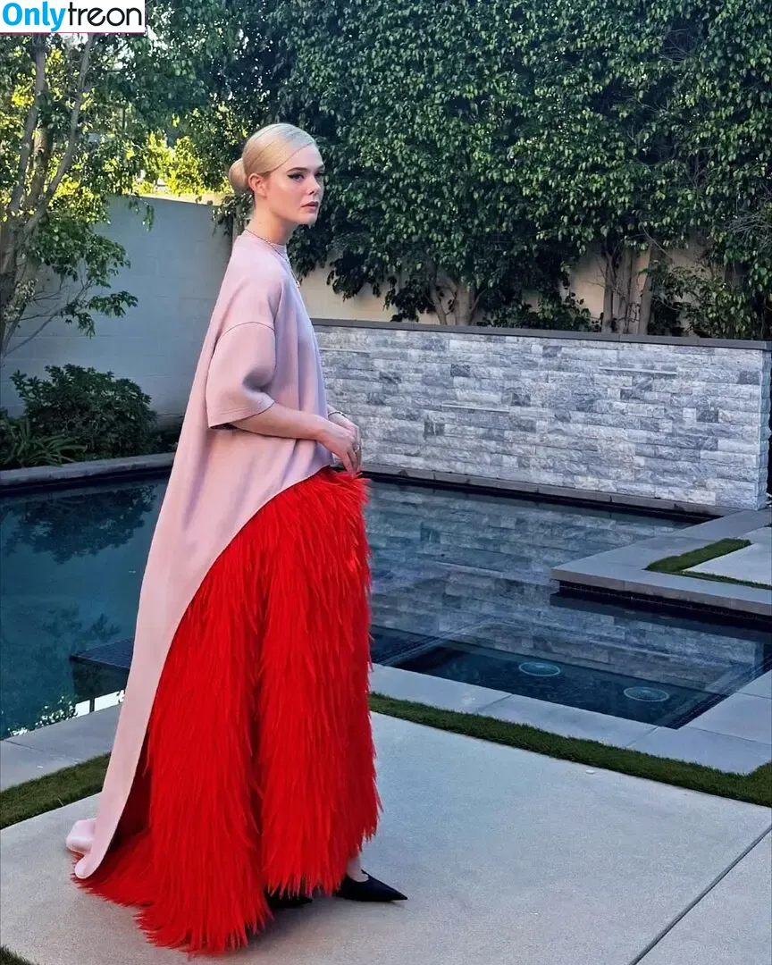Elle Fanning nude photo #3458 (ellefanning)