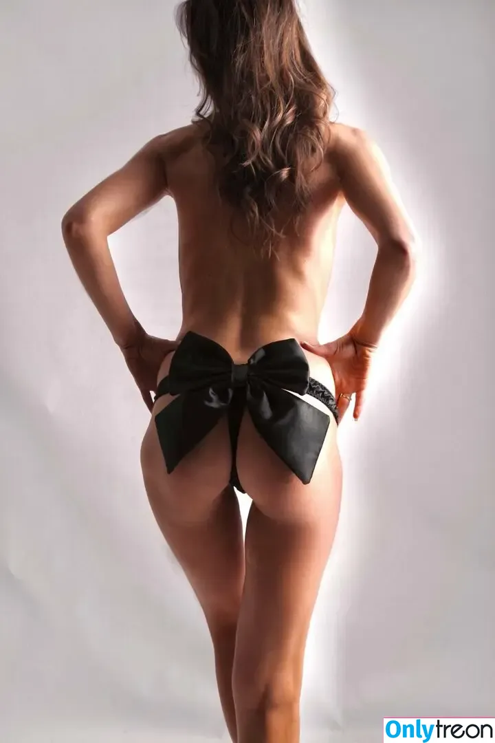 Elle JMCPFB nude photo #0006 (JMCPFB / justcallmeelle)