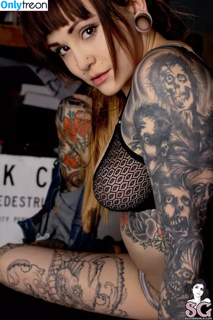 Elle Stranger nude photo #0085 (elle_stanger)