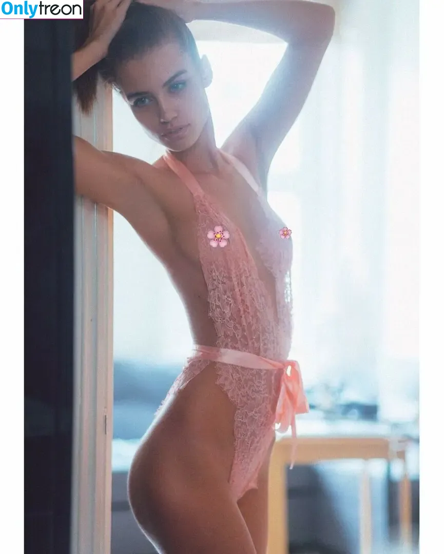 Elle Trowbridge nude photo #0009 (elletrowbridge)