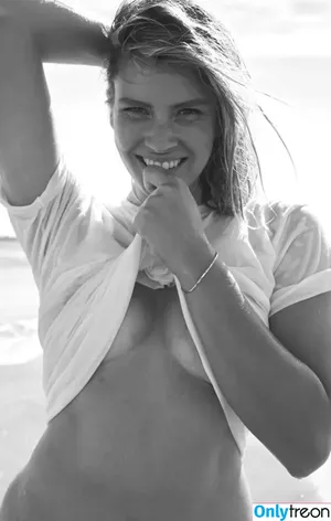  nude photo #0005