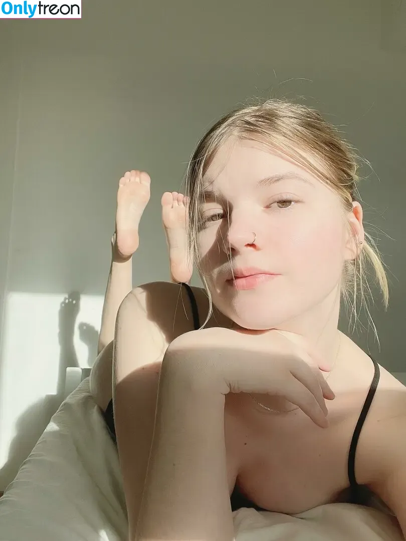 ellenius nude photo #0013 (oscarellenius)