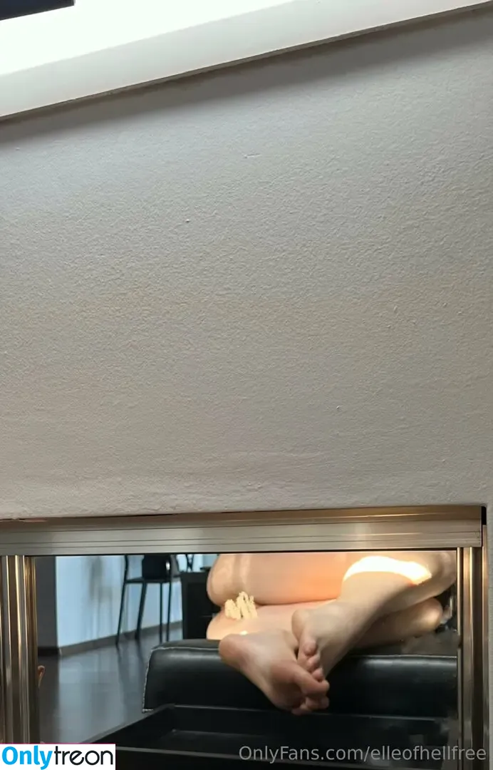 elleofhellfree nude photo #0014 (theellehell)