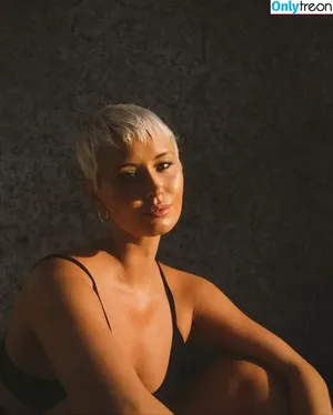 Elli H. / elliherfellner nude photo #0075