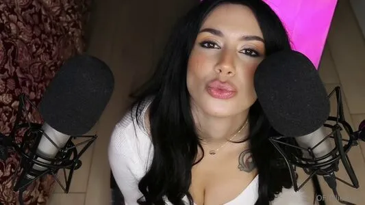 Ellie Alien / ellie.alien.asmr / elliealienasmr фото голая #0191