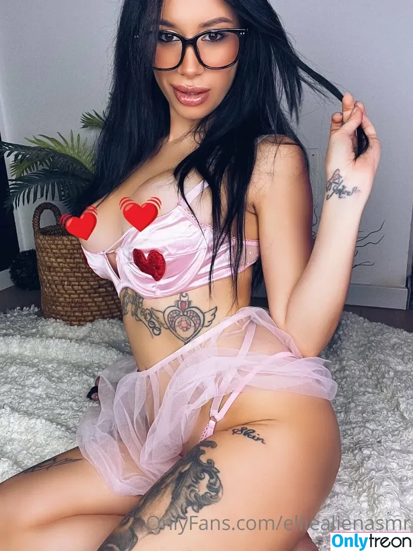 Ellie Alien nude photo #0002 (ellie.alien.asmr / elliealienasmr)