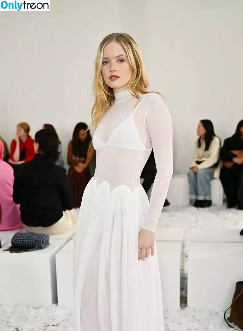 Ellie Bamber nude photo #0342 (elliebamber_ / honeybambs)