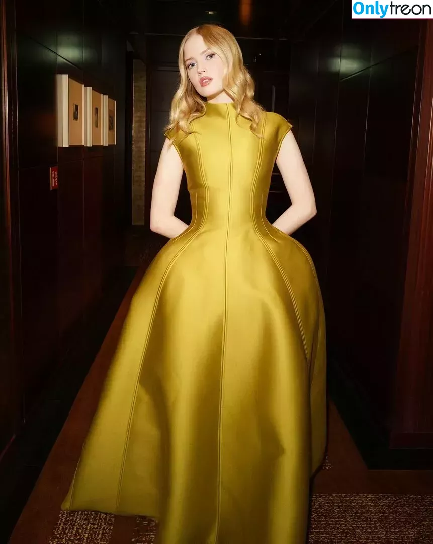Ellie Bamber nude photo #0370 (elliebamber_ / honeybambs)