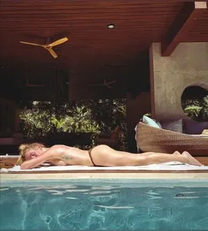 Ellie Goulding / elliegoulding / glovored nude photo #0314