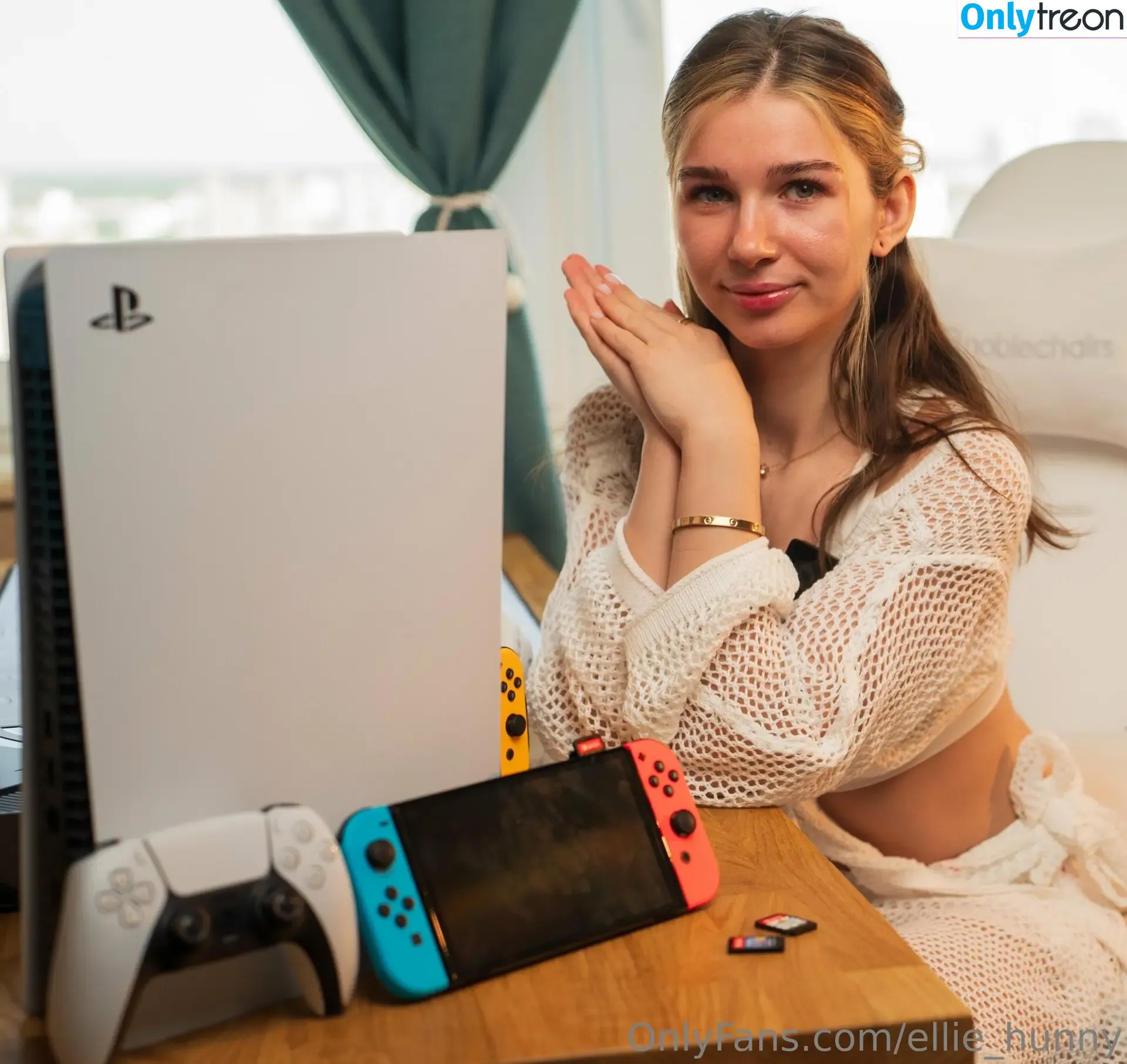 ellie_hunny nude photo #0023 (gamer_elliee)