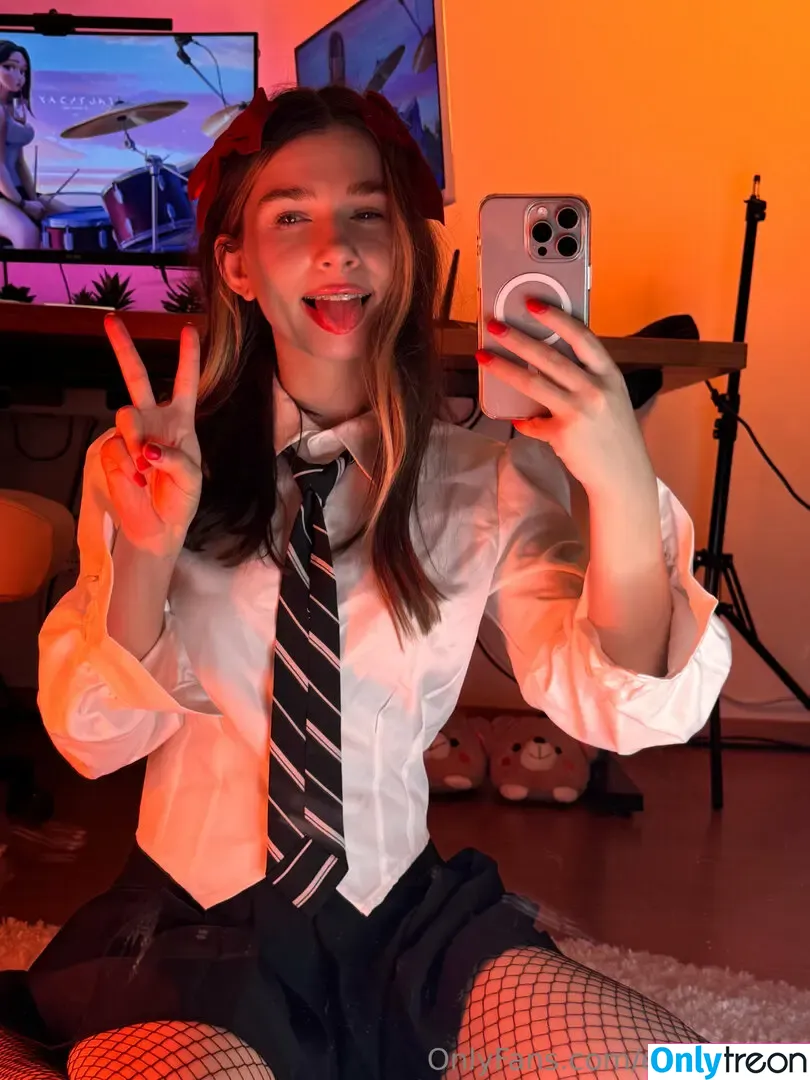 ellie_hunny nude photo #0045 (gamer_elliee)