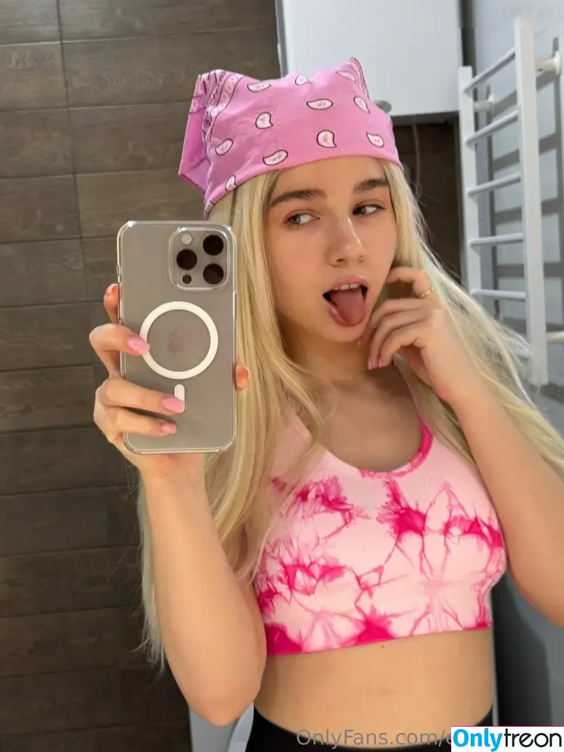 ellie_hunny nude photo #0064 (gamer_elliee)