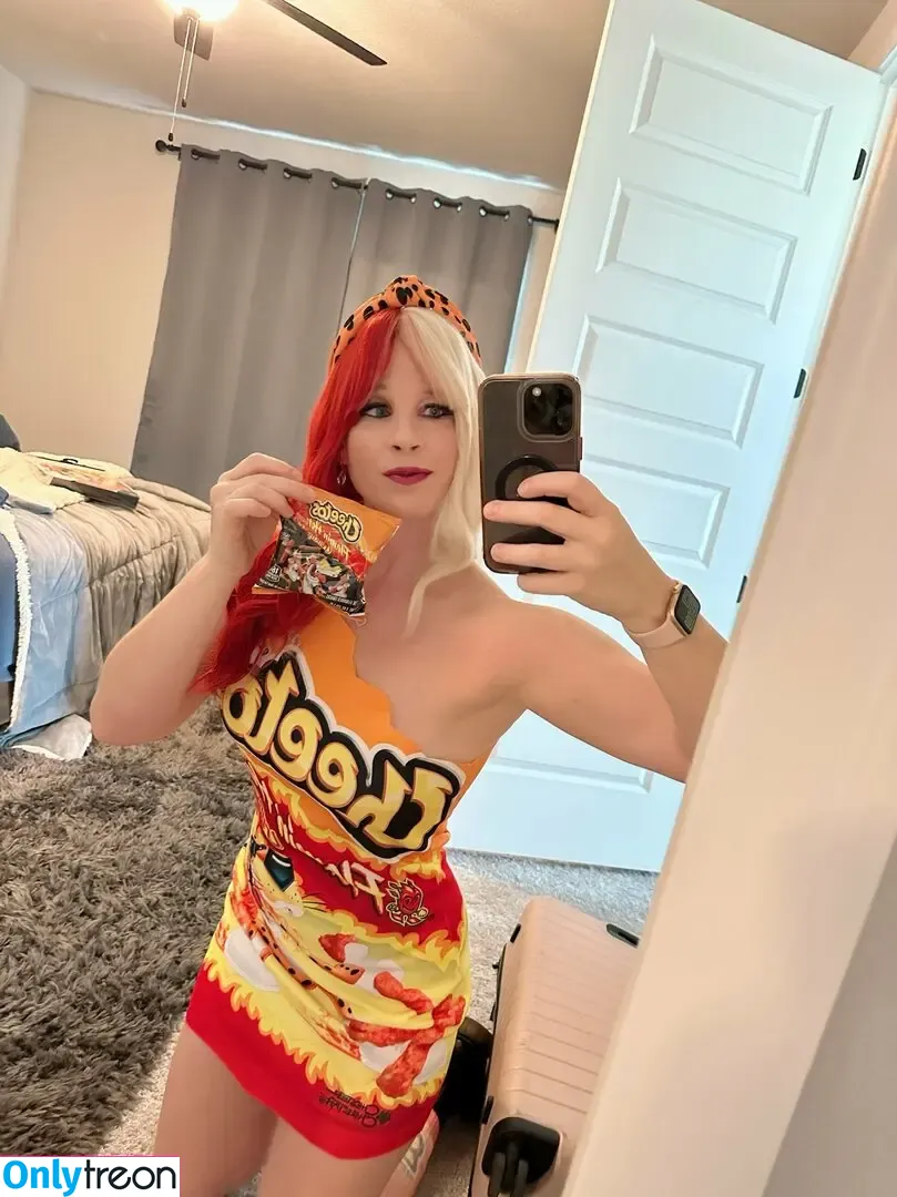 Ellie In Space nude photo #0006 (elianainspace / esherifftv)