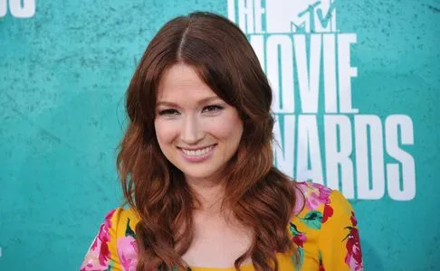 Ellie Kemper / elliekemper фото голая #0069