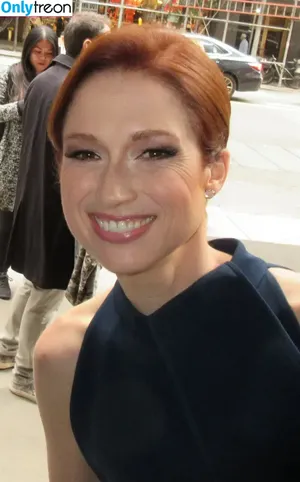 Ellie Kemper / elliekemper фото голая #0091