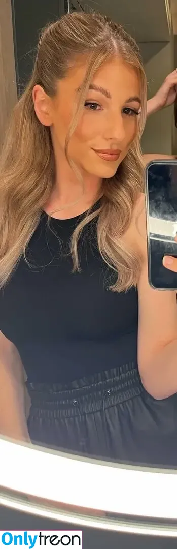Ellie M nude photo #0009 (ellie.m / ellieskyyy95)