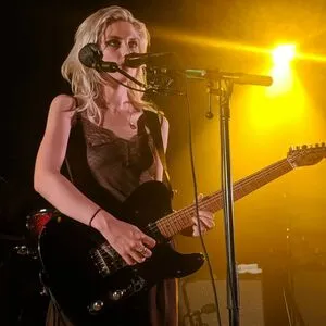 Ellie Rowsell / Wolf Alice / ellieciararowsell nude photo #0006