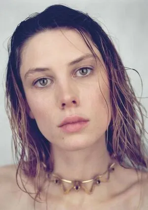Ellie Rowsell / Wolf Alice / ellieciararowsell nude photo #0027