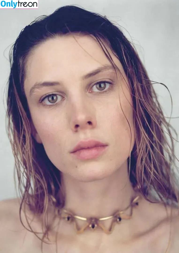 Ellie Rowsell голая photo #0027 (Wolf Alice / ellieciararowsell)