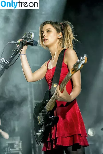 Ellie Rowsell голая photo #0044 (Wolf Alice / ellieciararowsell)