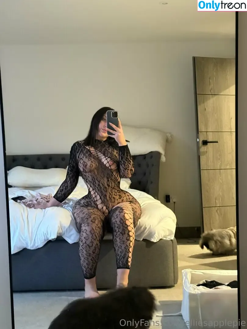 Elliesapplepie nude photo #0185 (Britishbaddie / Ellieapples / britishbaddiee)