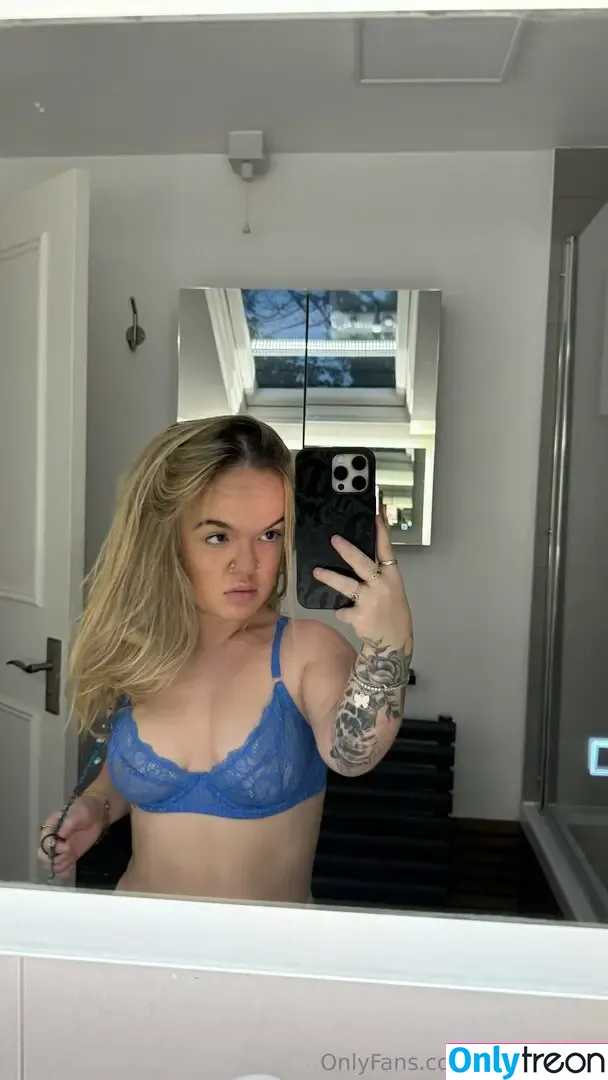 elliespokes nude photo #0042 (elliespokesss)