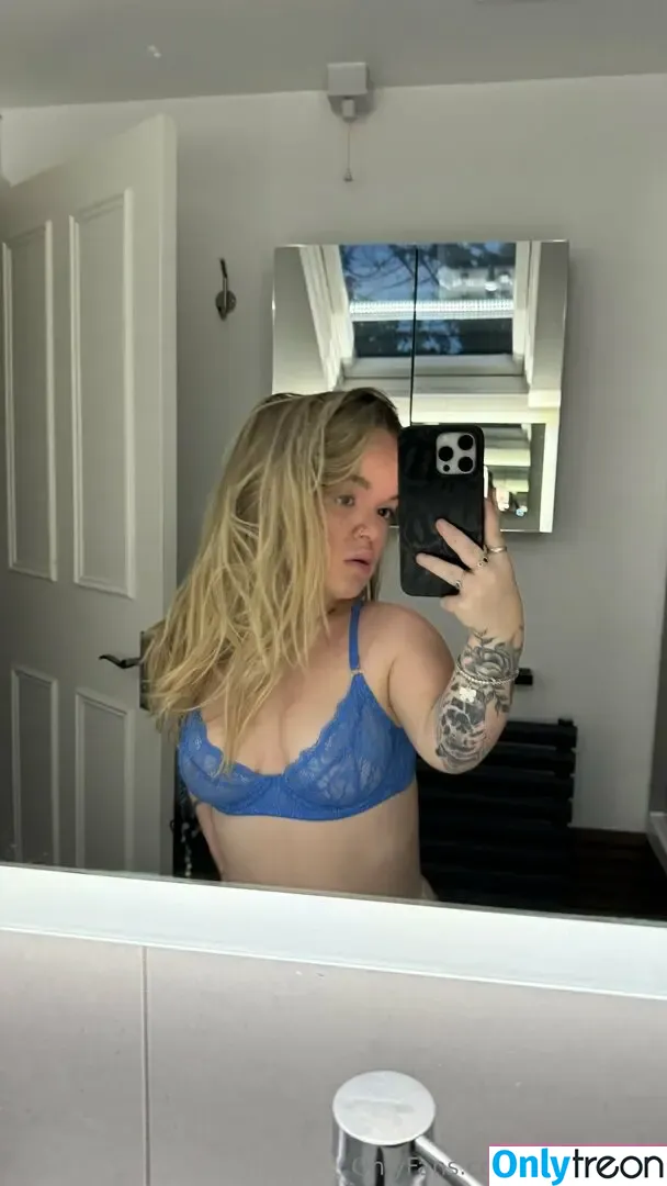 elliespokes nude photo #0047 (elliespokesss)