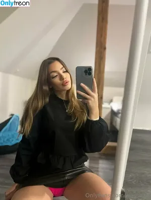 ellissaaa / cosmicgorls nude photo #0010