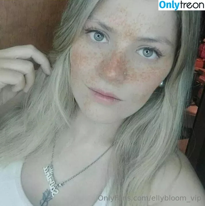 ellybloom_vip nude photo #0081 (liz_05_dixson)
