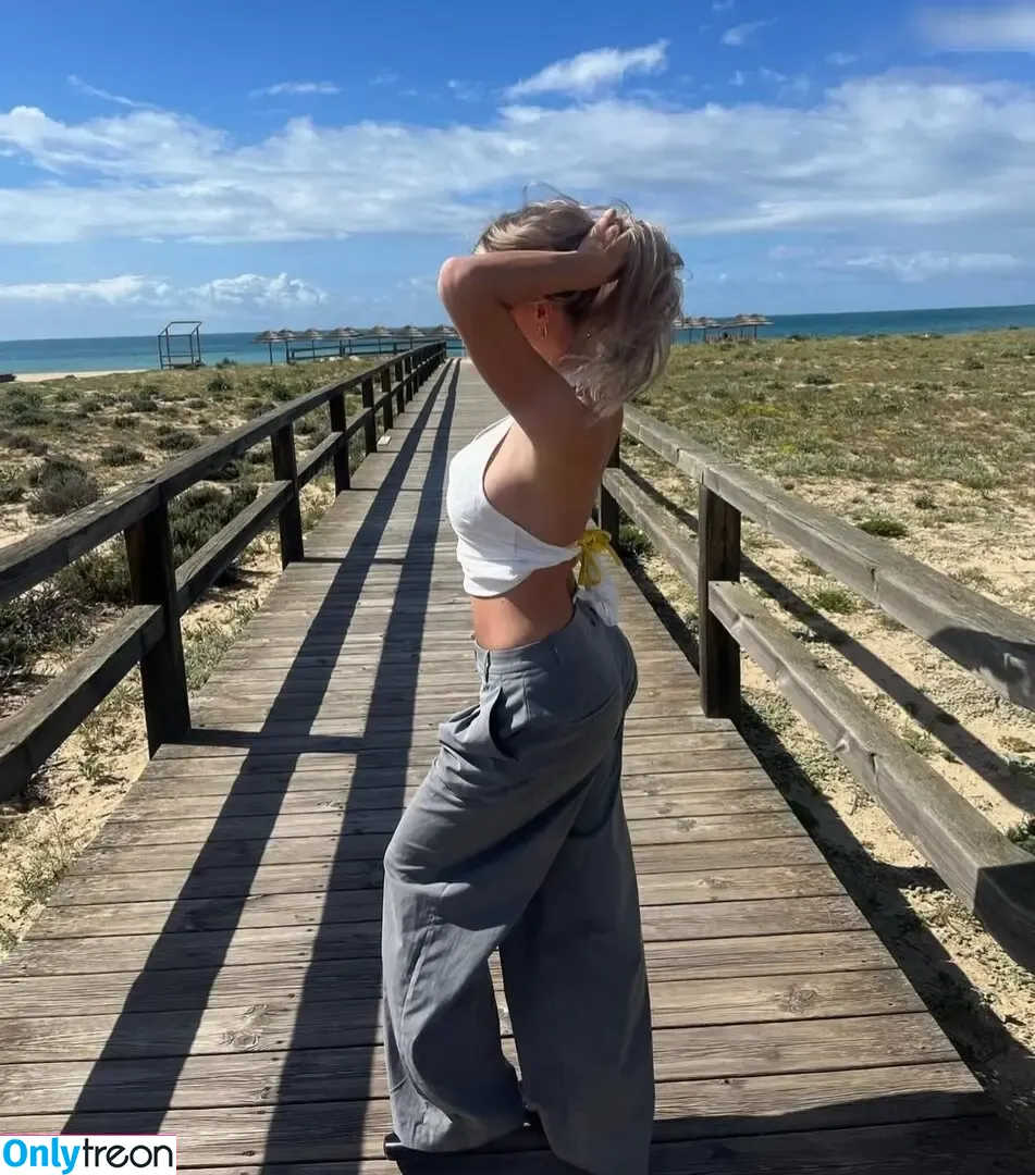 ellyy.ann nude photo #0235 (ellie_ann / elly / elly.ann)