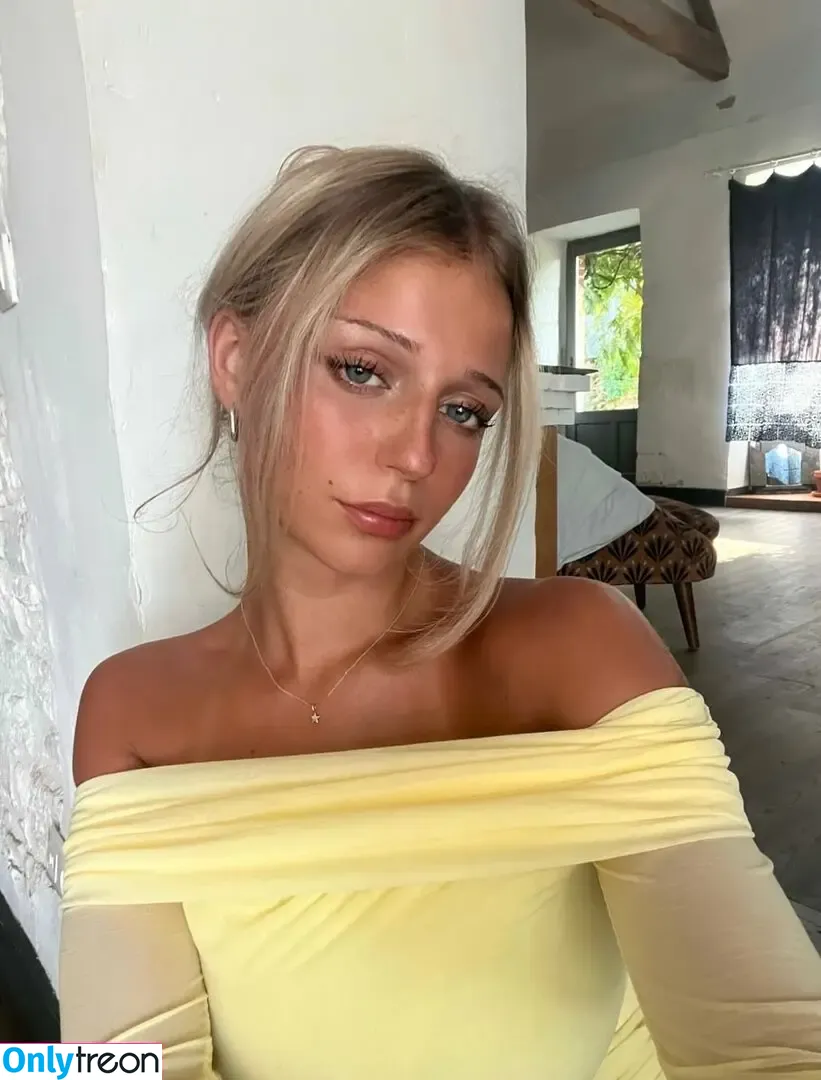 ellyy.ann nude photo #0257 (ellie_ann / elly / elly.ann)