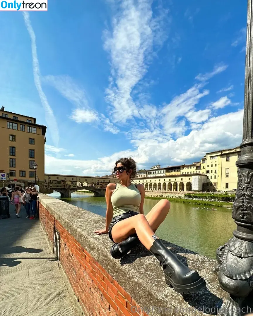 elodiepeach голая photo #0001 (elodie.peach)