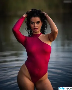 Elsa Latifaj / elsa_latifaj_98 nude photo #0008