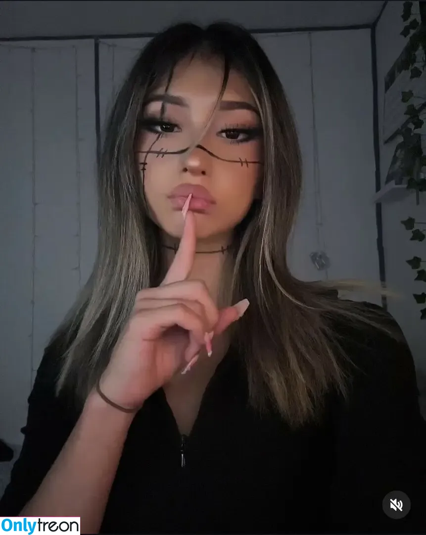 elsiearaujoo nude photo #0001 (elsiesmellsiee)