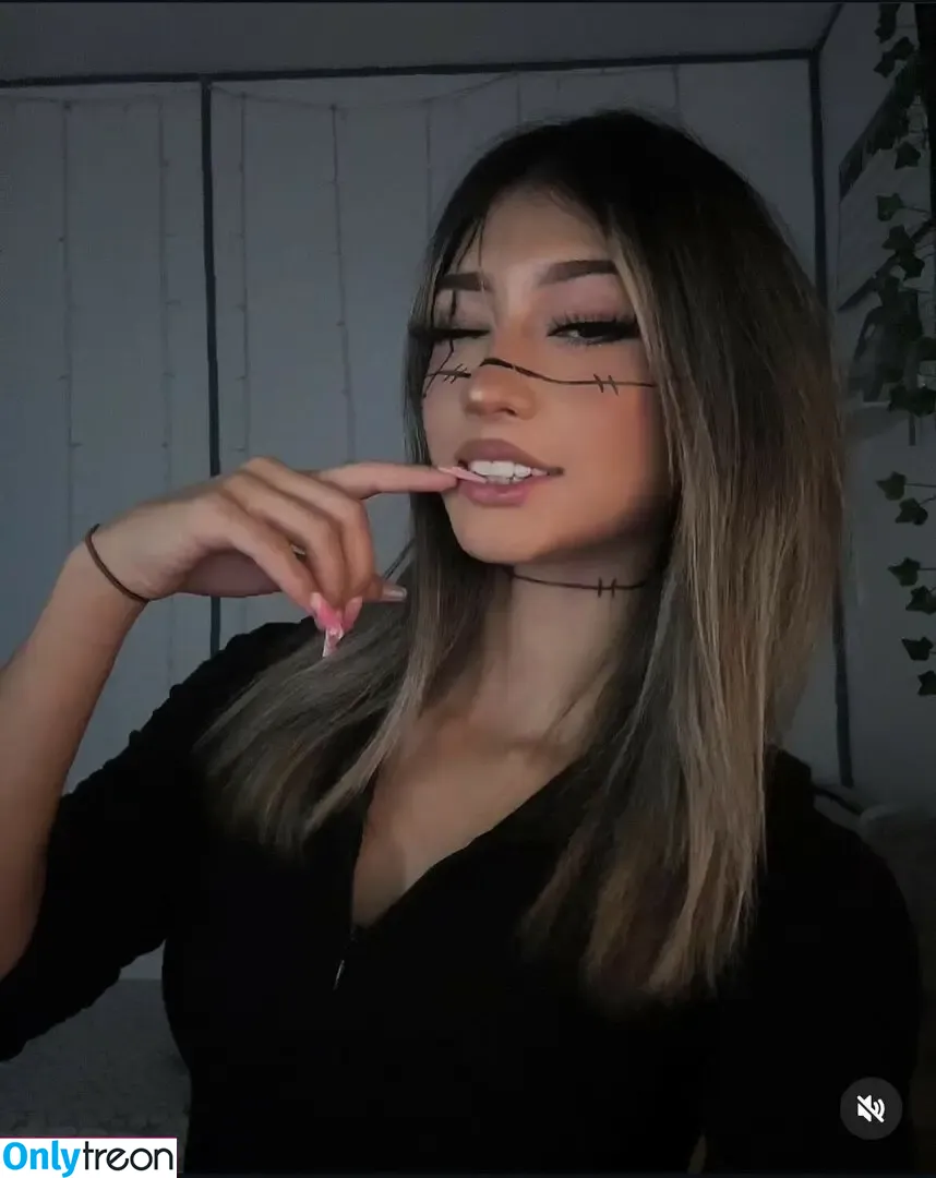 elsiearaujoo nude photo #0004 (elsiesmellsiee)