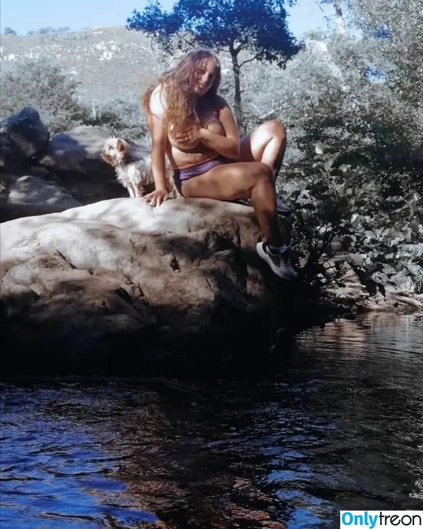 elviabombon nude photo #0063 (elviaaavg13)