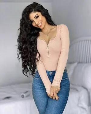 Elwa Saleh / elwasaleh фото голая #0025