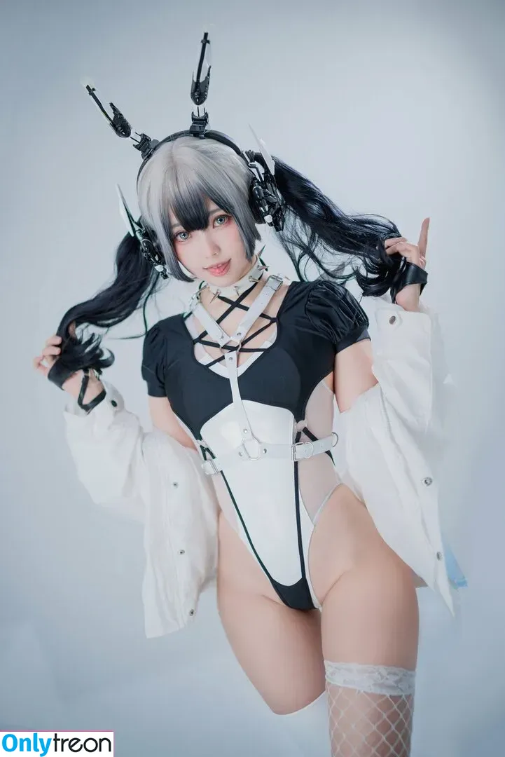 Ely Cosplay nude photo #0001 (Ely_eee / eeelyeee)