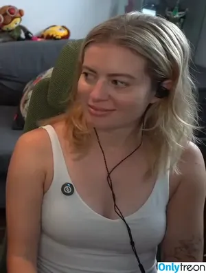 Elyse Willems / elysewillems nude photo #0310