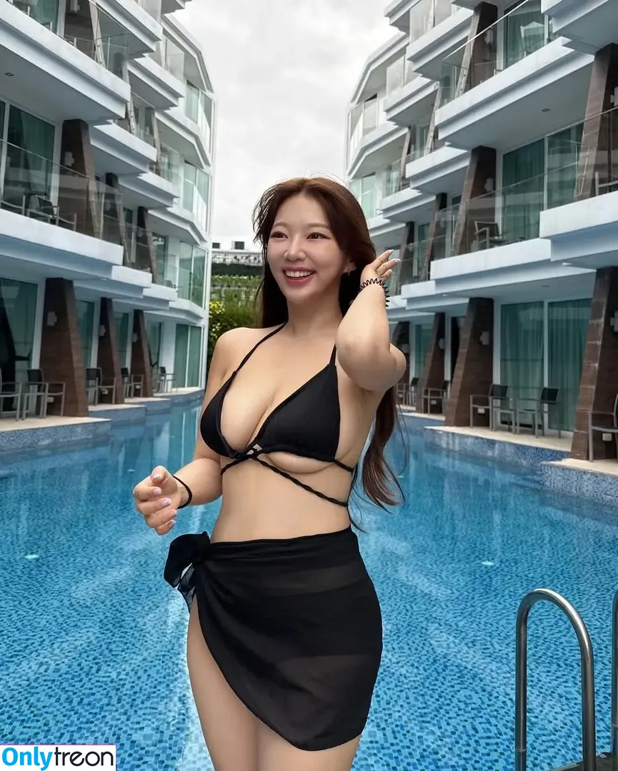 em_mioo nude photo #0010 (em_mioo)
