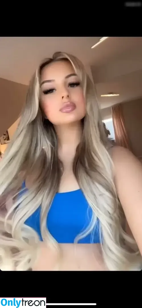 ema.mic nude photo #0010 (ema.mic)