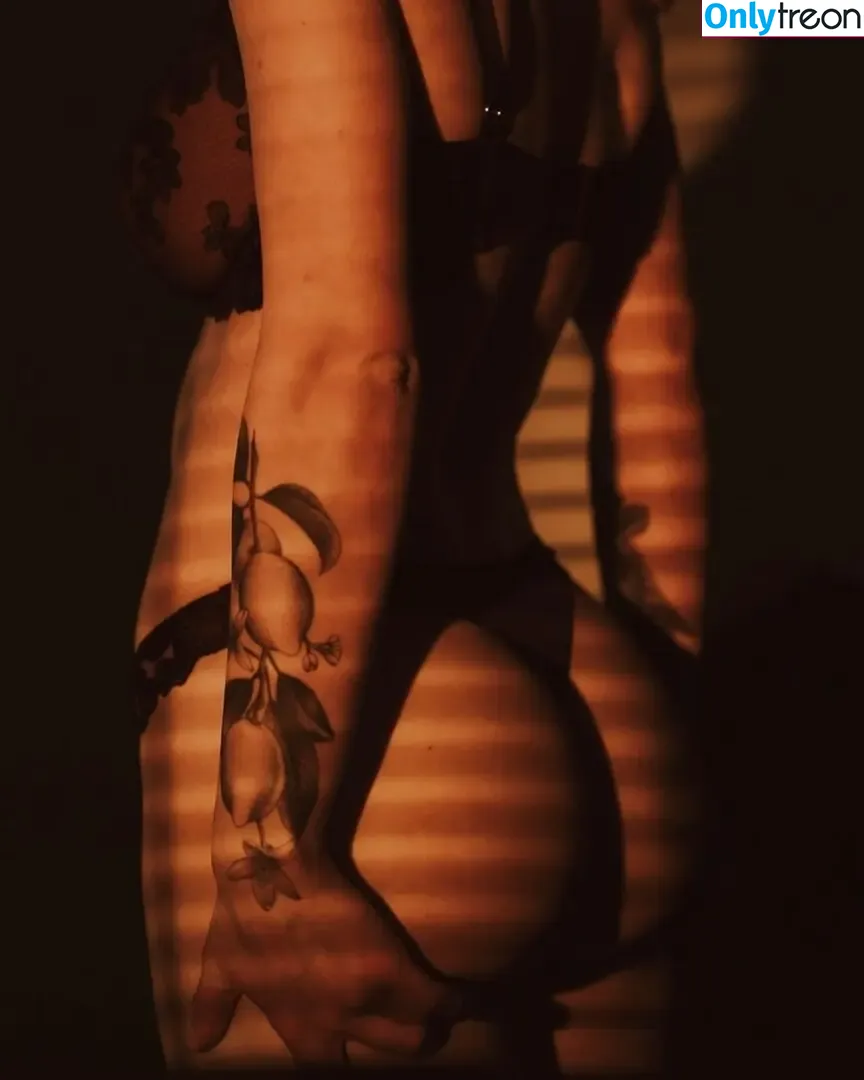 emarald.moonnn nude photo #0003 (622832127)