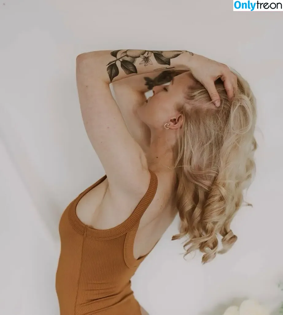emarald.moonnn nude photo #0018 (622832127)
