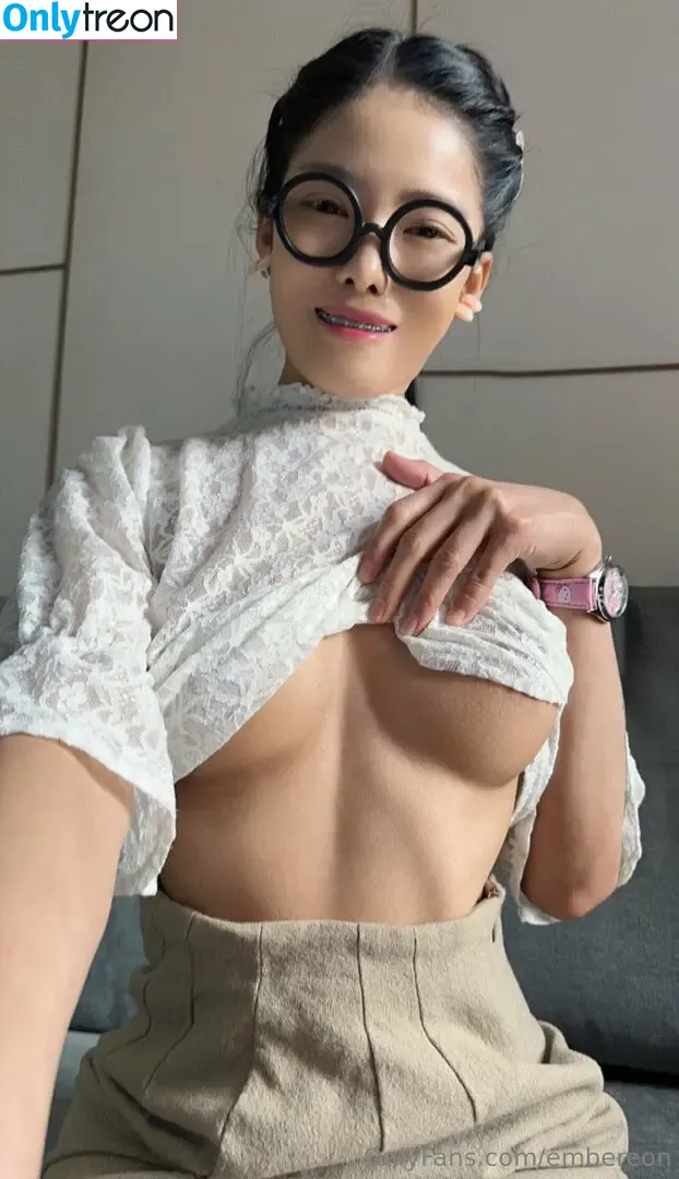 Embereon nude photo #0388 (Queen Burr / queenburr / umbreoncollection1)
