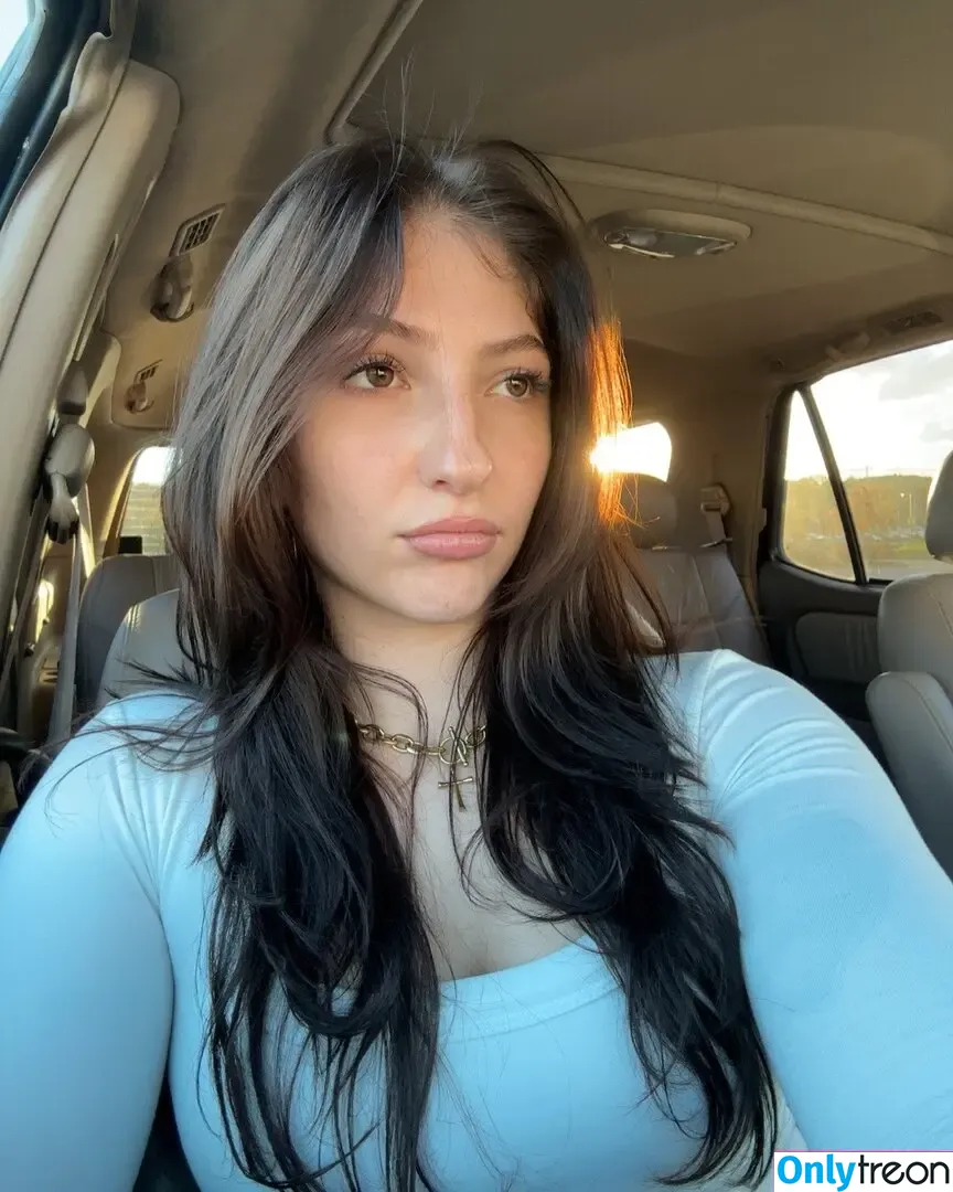 Emeliahberetta nude photo #0008 (Emmyberetta)