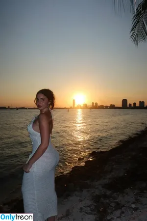 Emely Hernandez / emelylhernandez / reallyemely nude photo #0108