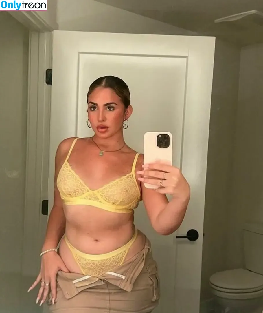 Emely Hernandez nude photo #0093 (emelylhernandez / reallyemely)