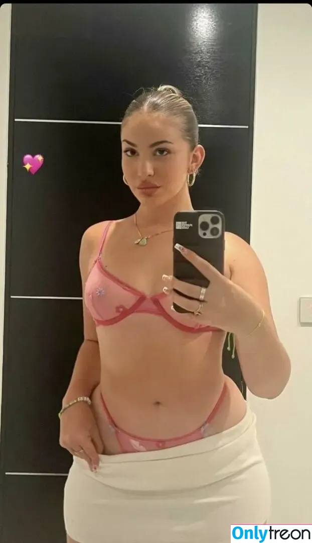 Emely Hernandez nude photo #0095 (emelylhernandez / reallyemely)