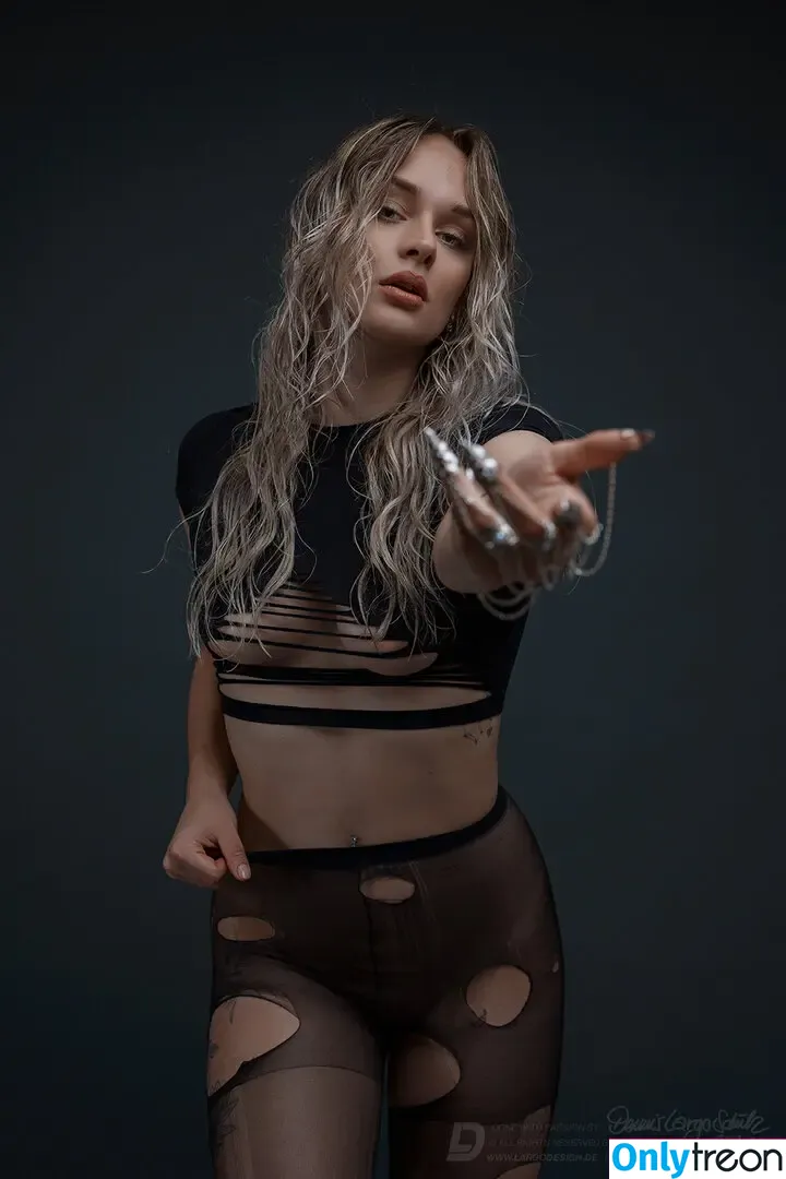 Emely.src nude photo #0001 (eloise.haper)