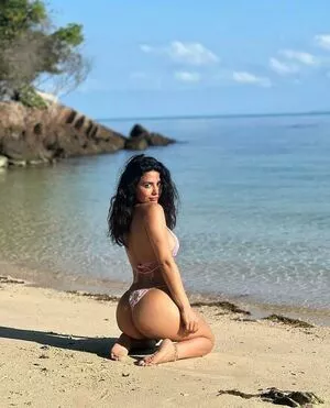 Emeraude Toubia / EmeraudeToubia / emeraude nude photo #0153